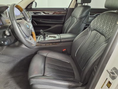 2022 BMW 7 Series 740i