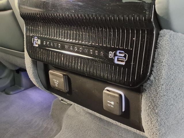 2023 Jeep Grand Wagoneer L Series III - Photo 14