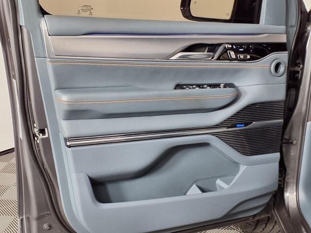 2023 Jeep Grand Wagoneer L Series III - Photo 29