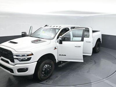 2026 RAM Ram 3500 RAM 3500 LARAMIE CREW CAB 4X4 8' BOX