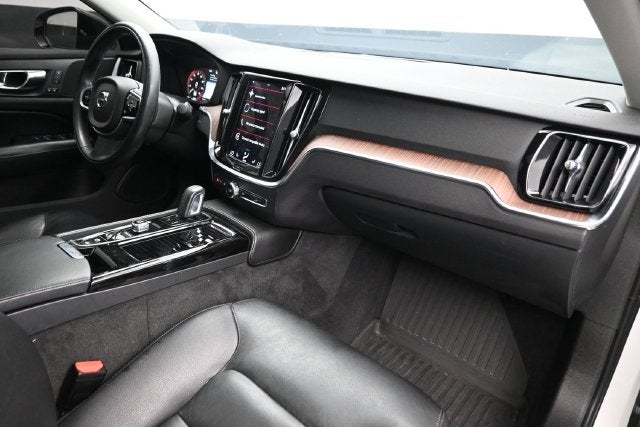 2021 Volvo S60 Recharge Plug-In Hybrid T8 R-Design Expression
