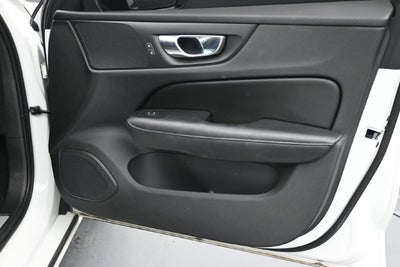 2021 Volvo S60 Recharge Plug-In Hybrid T8 R-Design Expression
