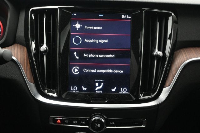 2021 Volvo S60 Recharge Plug-In Hybrid T8 R-Design Expression