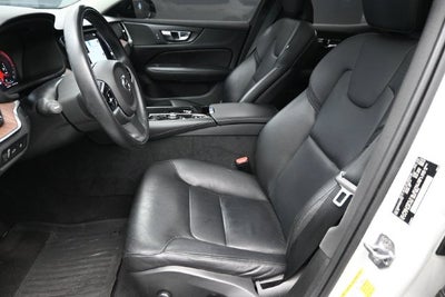 2021 Volvo S60 Recharge Plug-In Hybrid T8 R-Design Expression