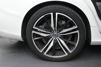 2021 Volvo S60 Recharge Plug-In Hybrid T8 R-Design Expression