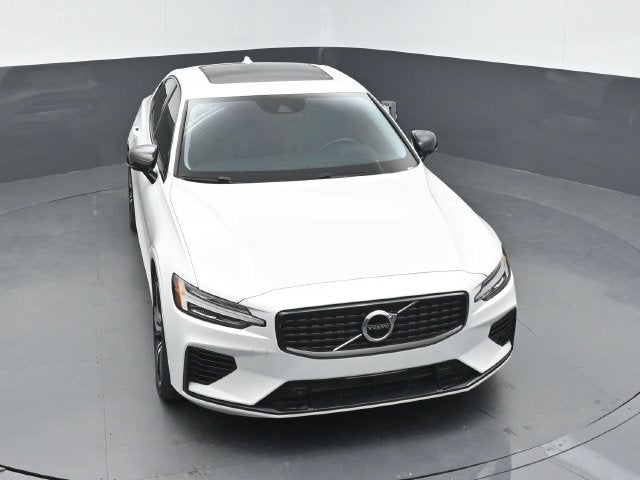2021 Volvo S60 Recharge Plug-In Hybrid T8 R-Design Expression