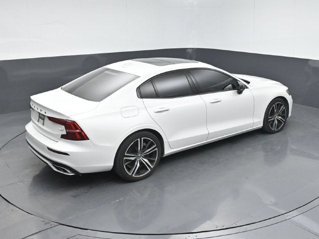 2021 Volvo S60 Recharge Plug-In Hybrid T8 R-Design Expression