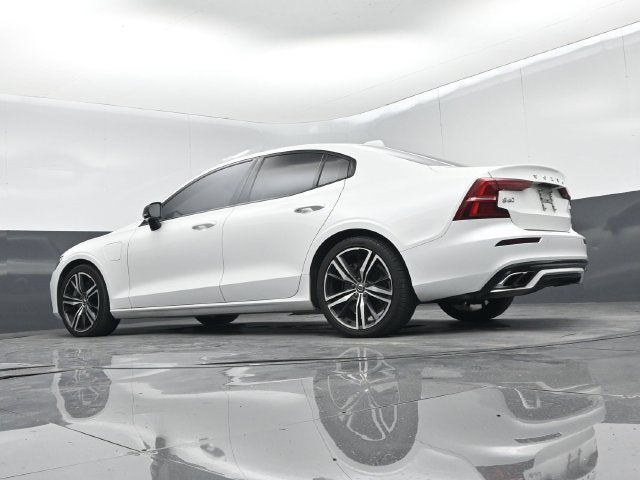 2021 Volvo S60 Recharge Plug-In Hybrid T8 R-Design Expression