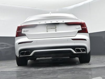2021 Volvo S60 Recharge Plug-In Hybrid T8 R-Design Expression