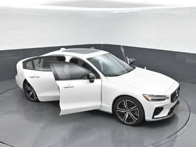 2021 Volvo S60 Recharge Plug-In Hybrid T8 R-Design Expression