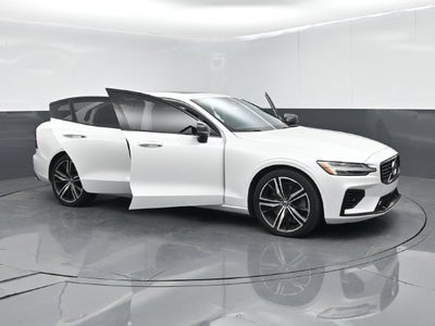 2021 Volvo S60 Recharge Plug-In Hybrid T8 R-Design Expression