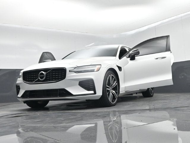 2021 Volvo S60 Recharge Plug-In Hybrid T8 R-Design Expression