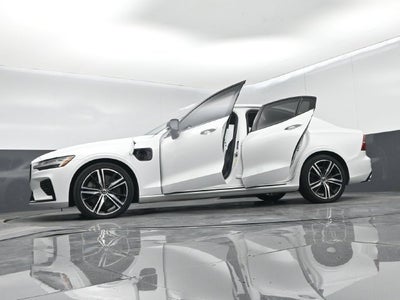 2021 Volvo S60 Recharge Plug-In Hybrid T8 R-Design Expression