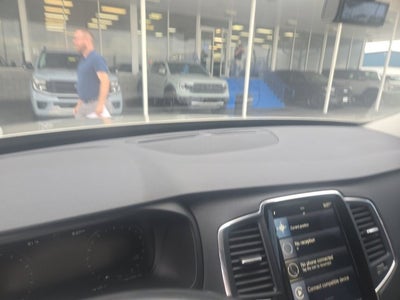 2018 Volvo XC90 T6 Momentum