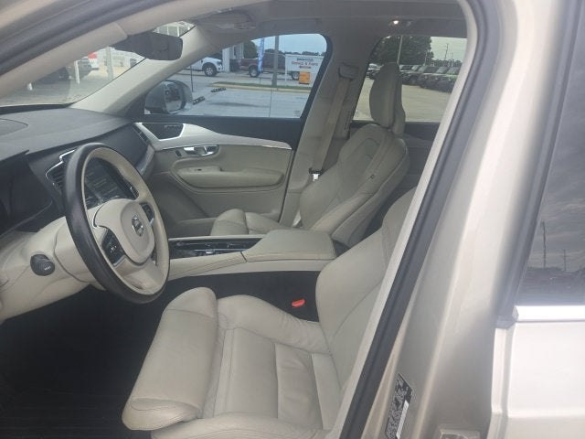 2018 Volvo XC90 T6 Momentum