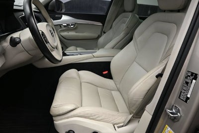 2018 Volvo XC90 T6 Momentum