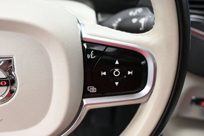 2018 Volvo XC90 T6 Momentum