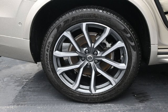 2018 Volvo XC90 T6 Momentum