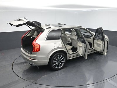 2018 Volvo XC90 T6 Momentum