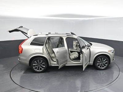 2018 Volvo XC90 T6 Momentum