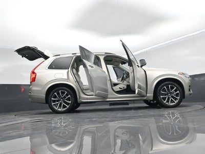 2018 Volvo XC90 T6 Momentum