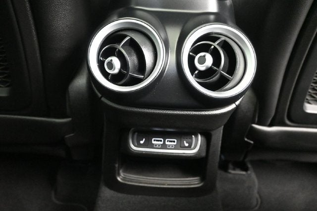 2023 Alfa Romeo Stelvio Veloce AWD